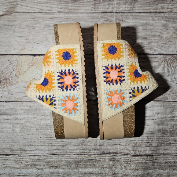 Rouge Helium Flower Crochet Double Buckle Platform Sandals - Picture 8 of 10